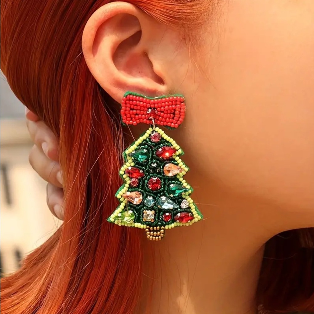 Green Beaded Christmas Tress Earrings